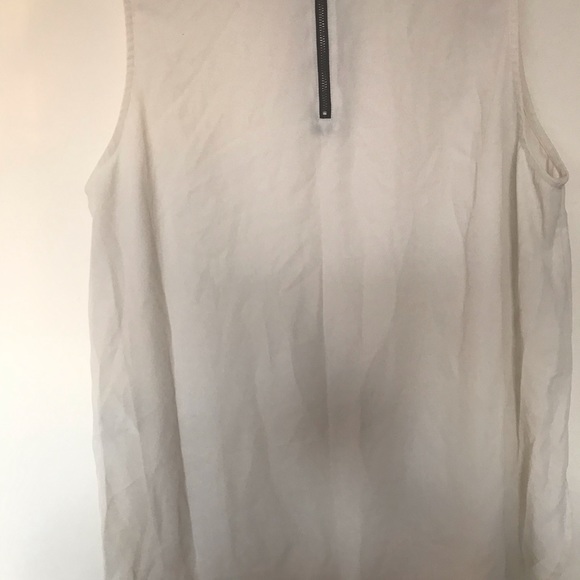 Woman’s Nevada sleeveless extra large top - Picture 2 of 2